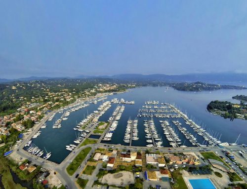 Un paseo cerca del mar-Un día en el porte deportivo «Gouvia Marina»